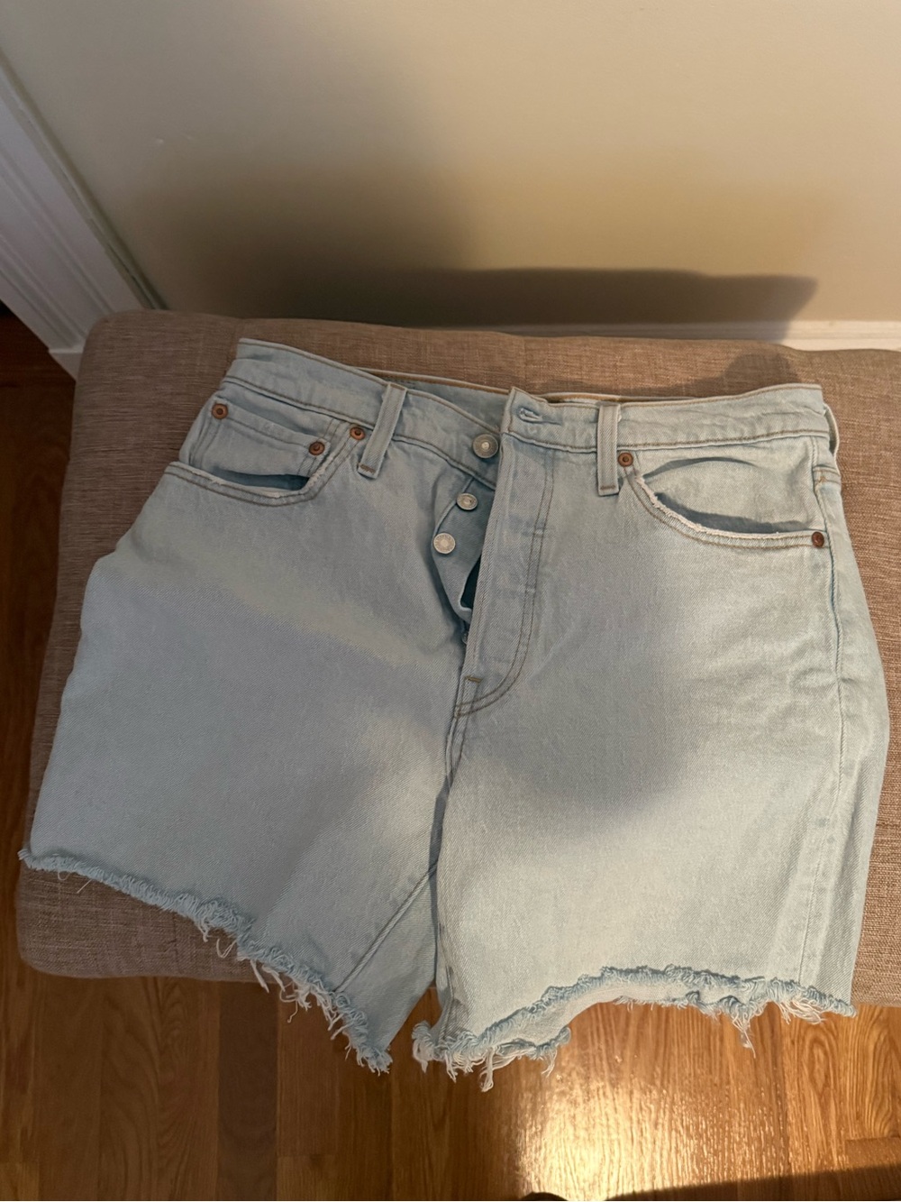 Levi's Light Wash Denim Shorts W29